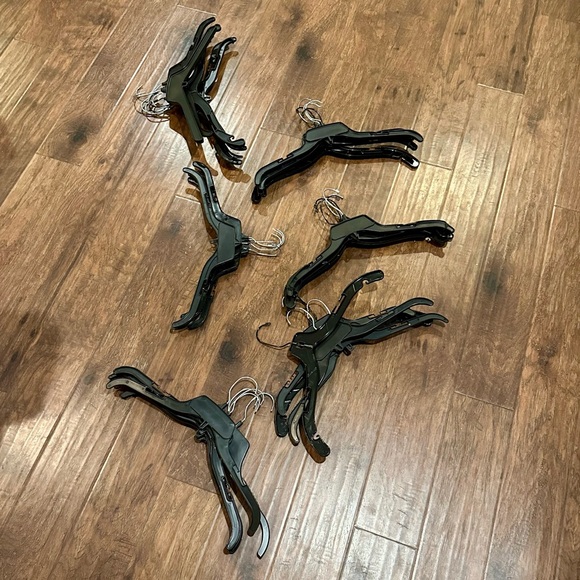 31 Black Clothing Hangers - Picture 4 of 4